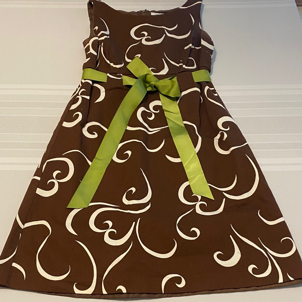 Dress Barn Women’s Brown and White Dress with Green Tie